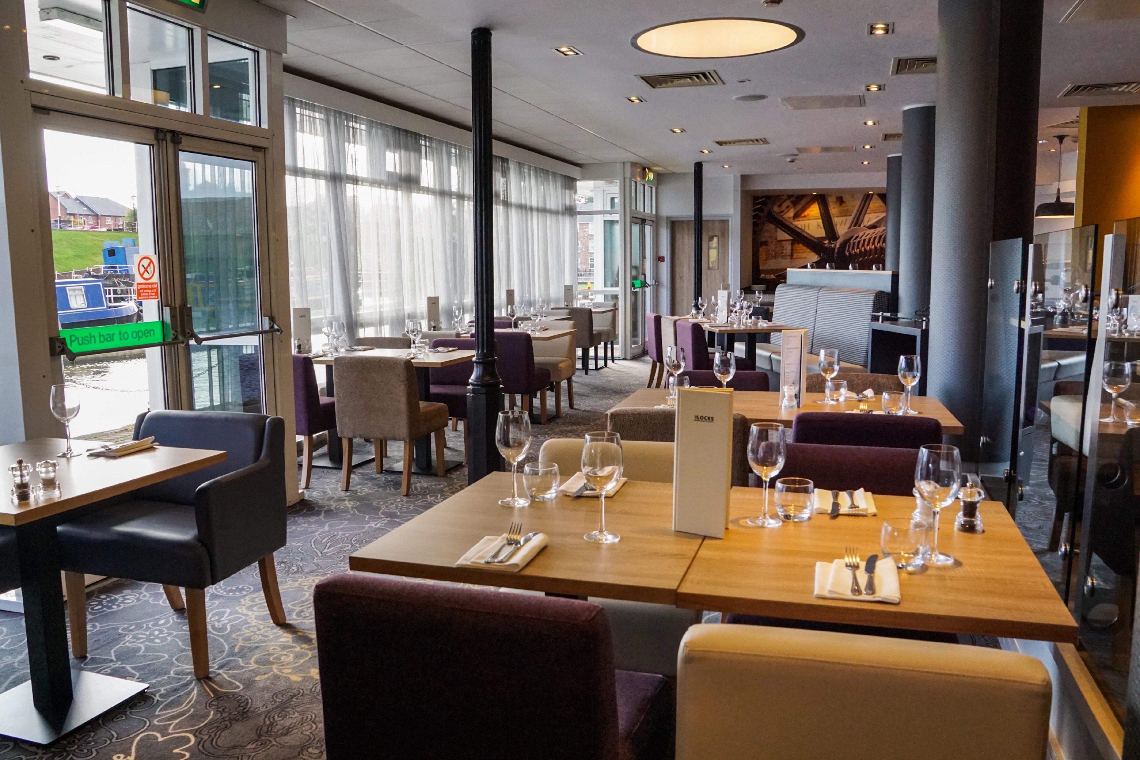 Holiday Inn Ellesmere Port/Cheshire Oaks By Ihg Exterior foto